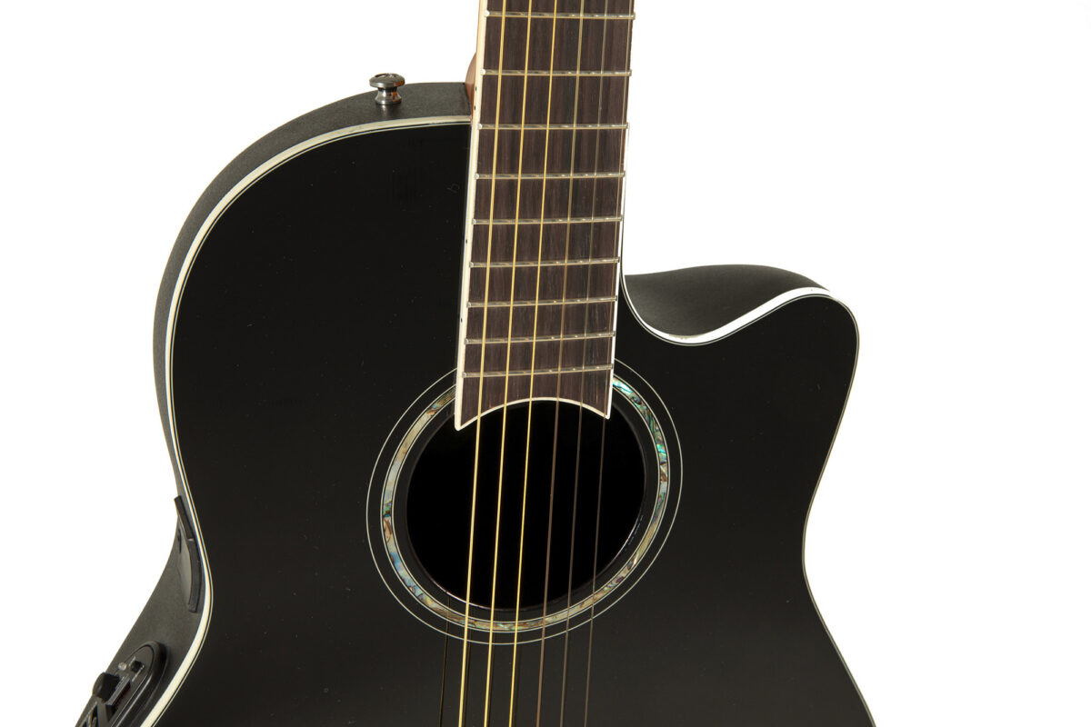 Elektro-klasikinė gitara Ovation Celebrity CS Standard Mid Cutaway Black